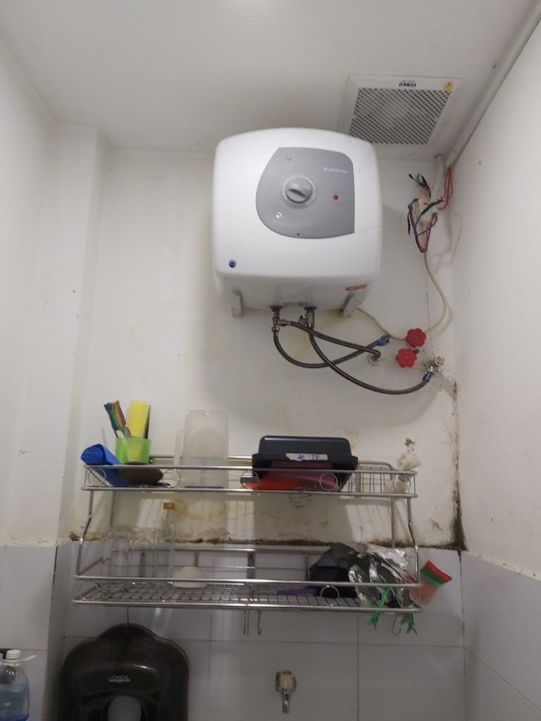 Bảo dưỡng vệ sinh bình tắm nước nóng tại nhà ở Buôn Ma Thuột
